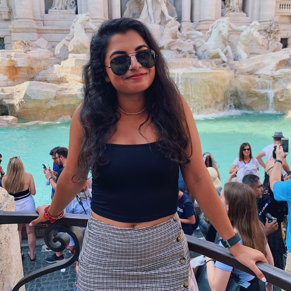 Meet your Posher, Simi